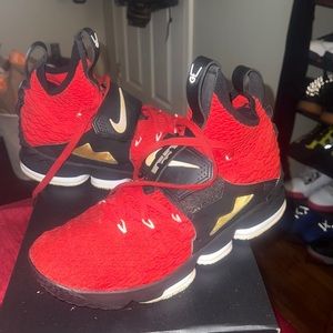 Nike LeBron XV 15 Prime Red Diamond Turf 2018 AO9144-600 Men's Shoes